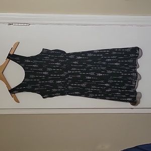 Cute black dress with arrows